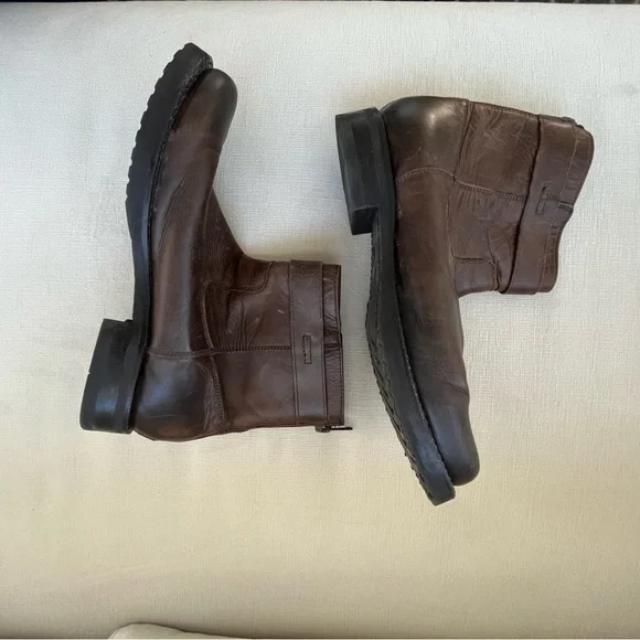 Frye Veronica Brown Leather Ankle Booties with Vintage Style - Picture 4 of 8